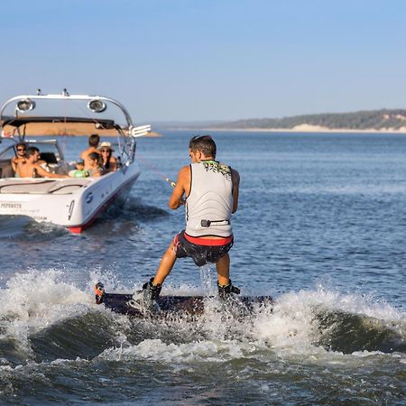Ap Lago Montargil - Conference & Spa Екстер'єр фото A wakeboarder